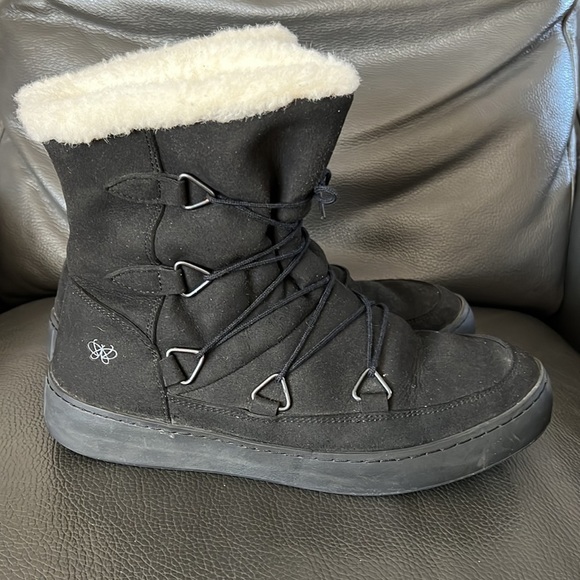 Po-Zu Black Lace-up Winter Boots - Picture 2 of 12